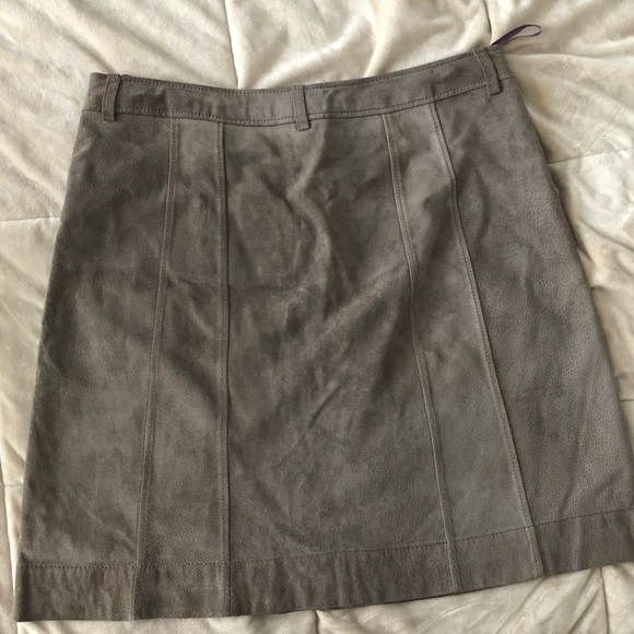 High-waisted, Brown-Suede Mini-Skirt, L.O.G.G. by H&M, European Size 40 Leather! - Picture 2 of 8